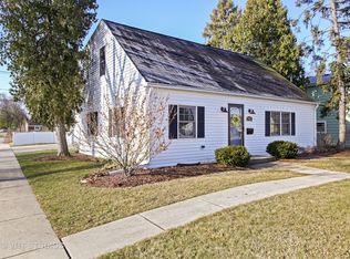 902 W Roosevelt Rd, Wheaton, IL 60187