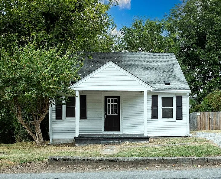 4 bed, 1450 sqft, $1,595 — Photo 1