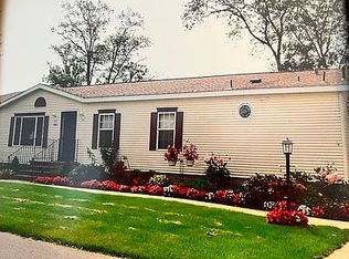 114 Kenneally Blvd, Gladstone, MI 49837