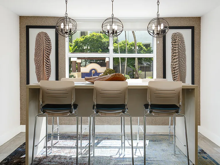 Emerald Palms Apartment Homes — Photo 32