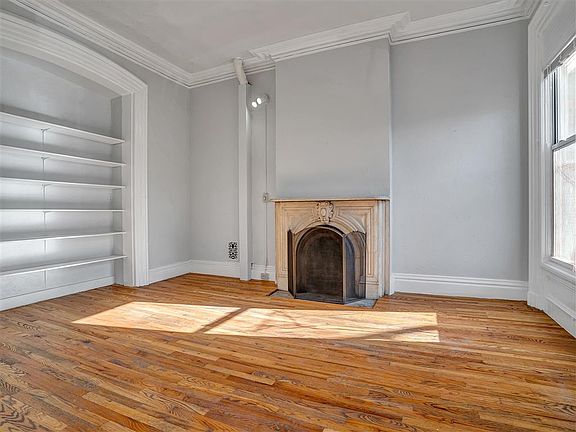 5th image of 42 Trumbull St #42TRUM05