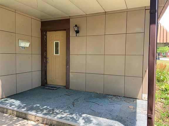 4th image of 2918 Hillside Ct