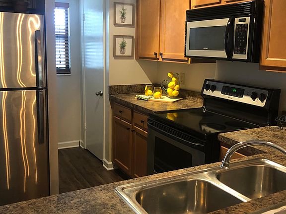 3rd image of 2816 Plaza Terrace Dr #2816