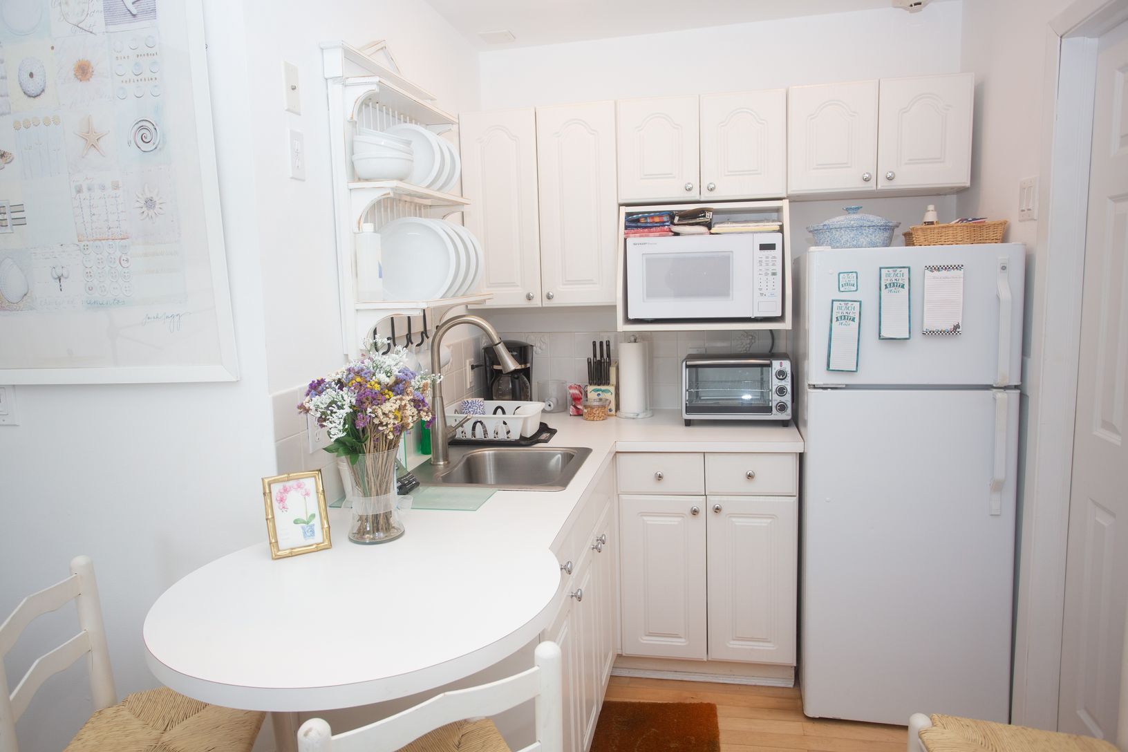 Eat In Kitchen