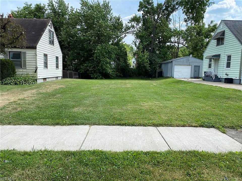 2nd image of 807 E Avondale Ave