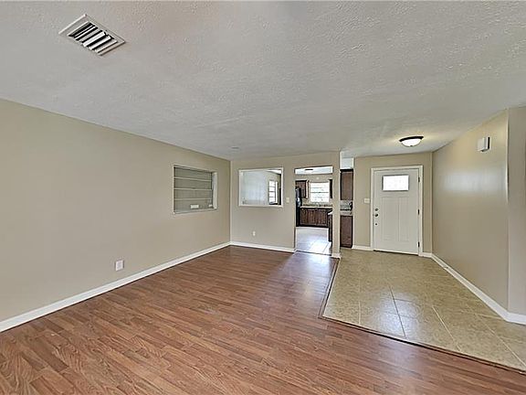 3rd image of 100 Clements Ave