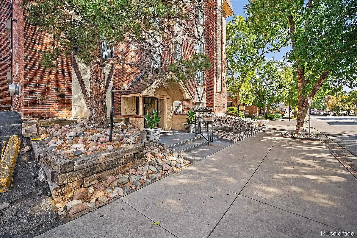Building Photo - 1008 N Corona St #604