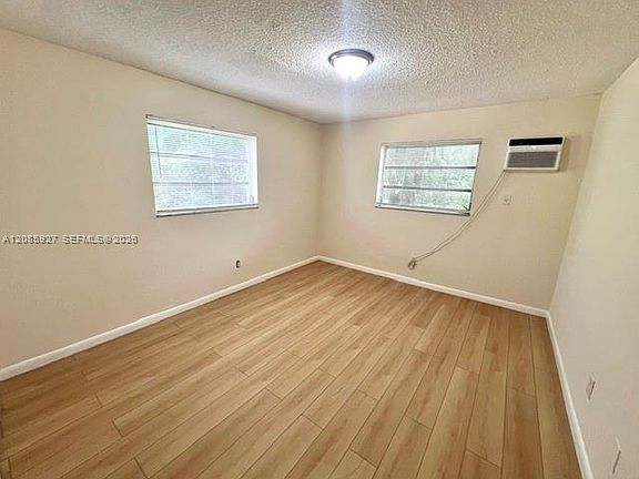 5th image of 685 NE 85th St APT 1