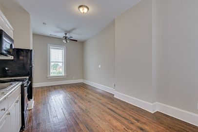 4th image of 1246 Broad St APT 112