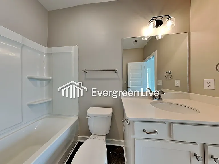 156 Park Dr N — Photo 7