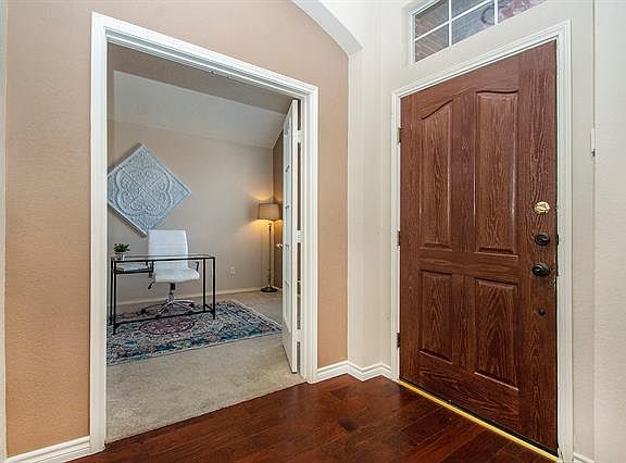 2nd image of 432 Saint Andrews Dr