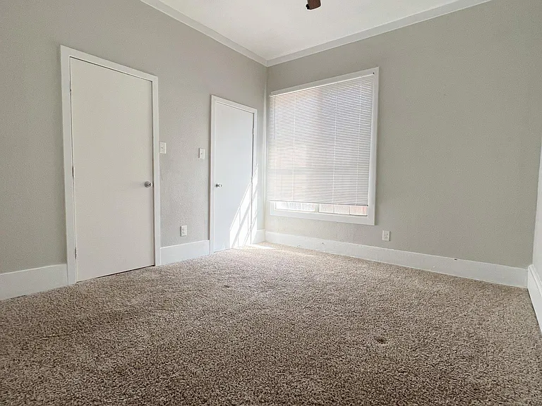 608 N Adelaide St — Photo 23
