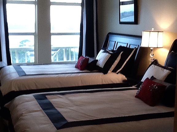 Guest Room - 2 Queen Beds