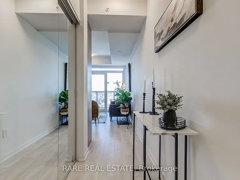 1285 Dupont St #1305 — Photo 3