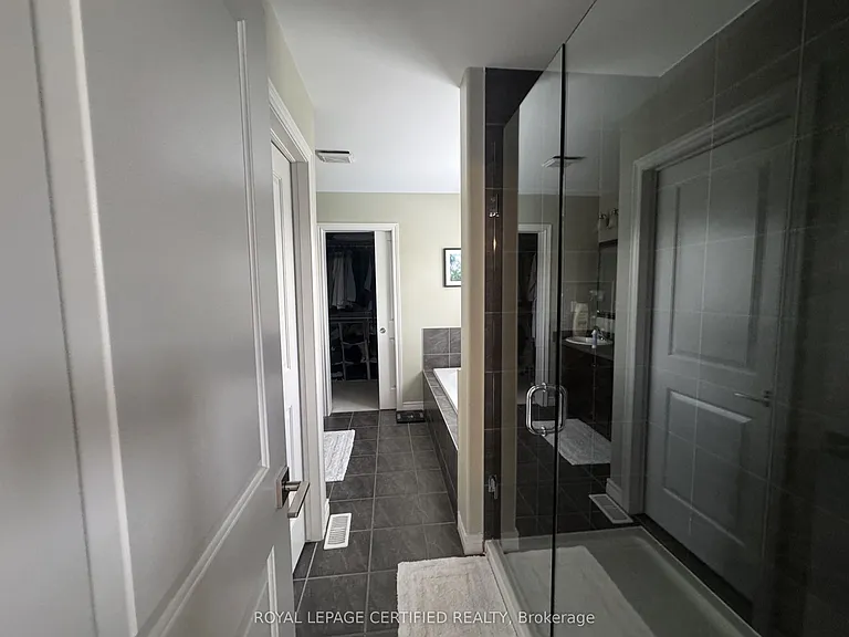 252 Westbank Trl — Photo 29