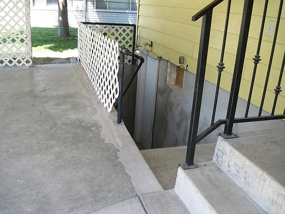 3rd image of 303 W Hazel St #B