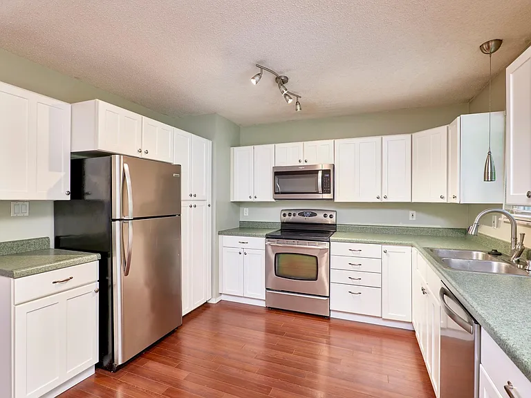 6001 La Chateau Ct — Photo 9