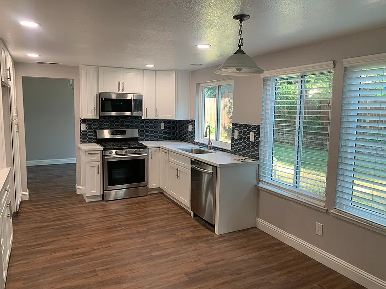 3036 Strand Rd — Photo 3
