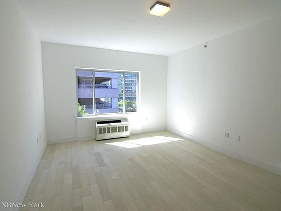 5th image of 47-05 5th St #503