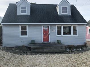 112 E 5th St, Ship Bottom, NJ 08008