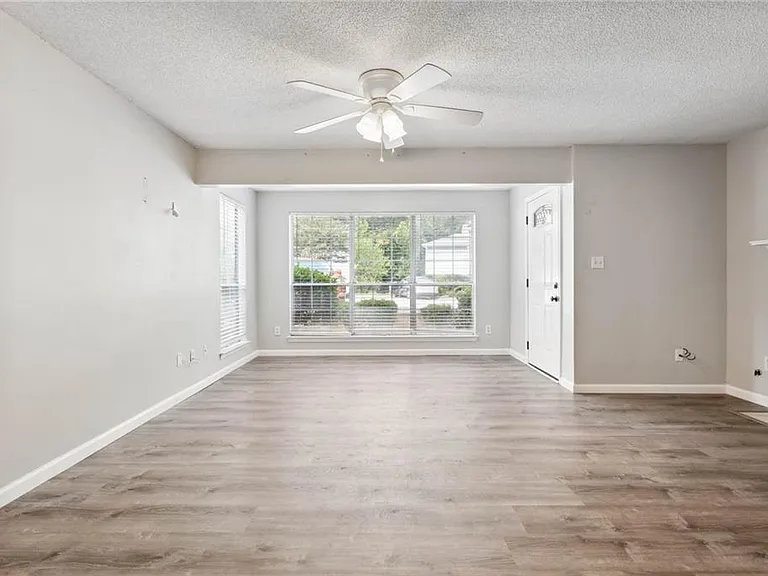6362 Wedgeview Ct — Photo 7