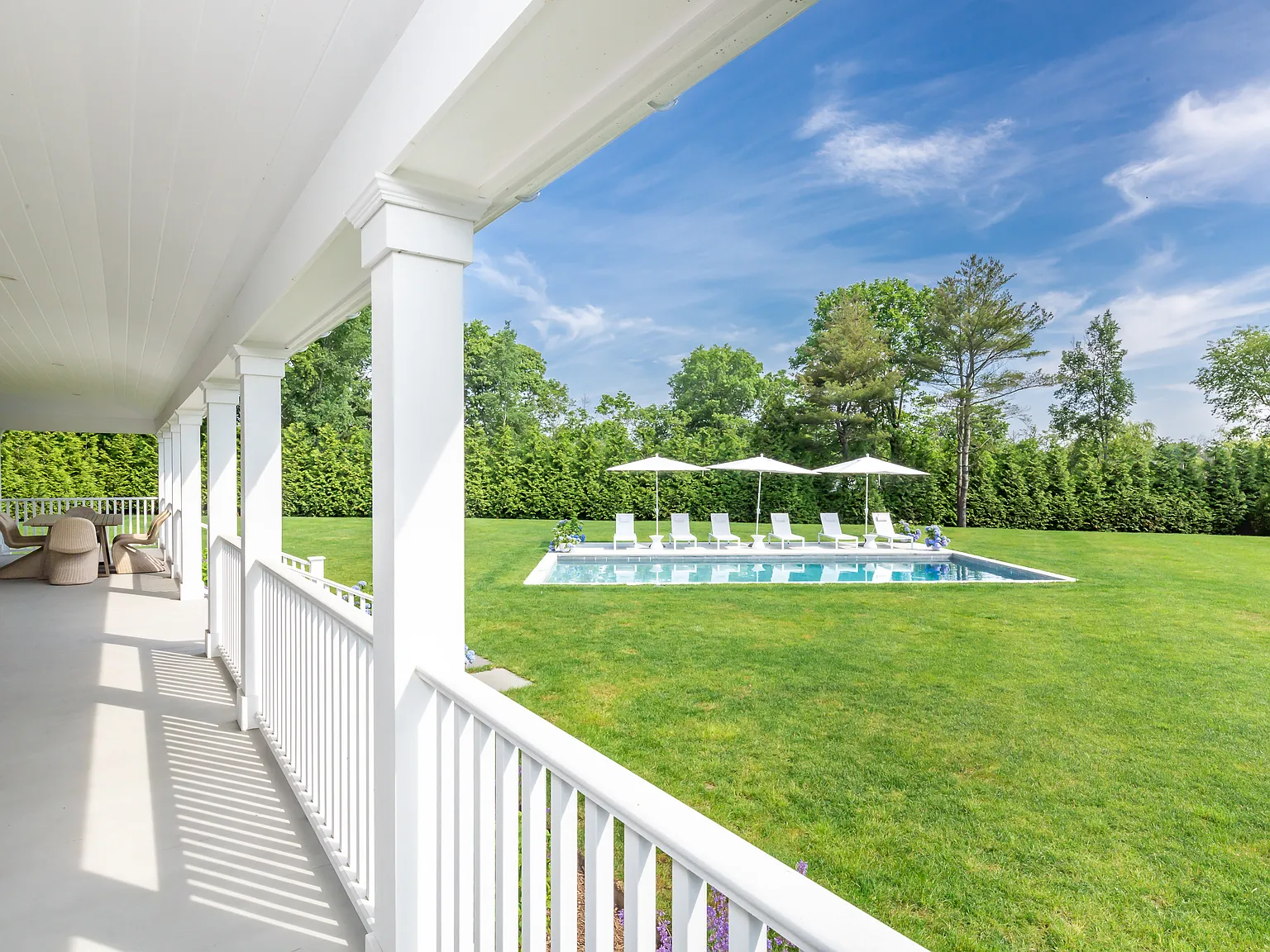 Beautifully Renovated Water Mill Victorian — Photo 2