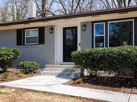 3rd image of 1610 India Hook Rd