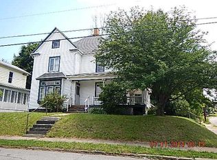 429 E Silver St, Sharon, PA 16146