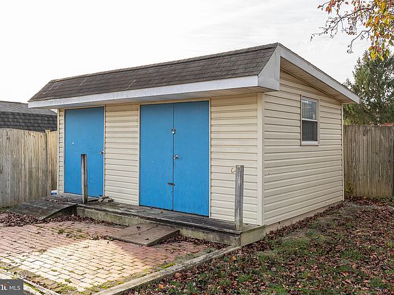 2nd image of 108 Berkshire Cir