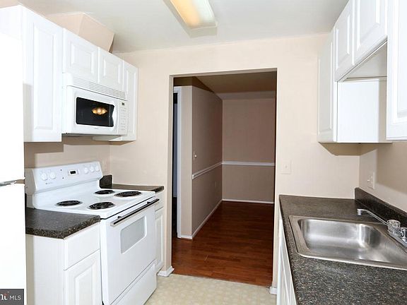 5th image of 18131 Chalet Dr