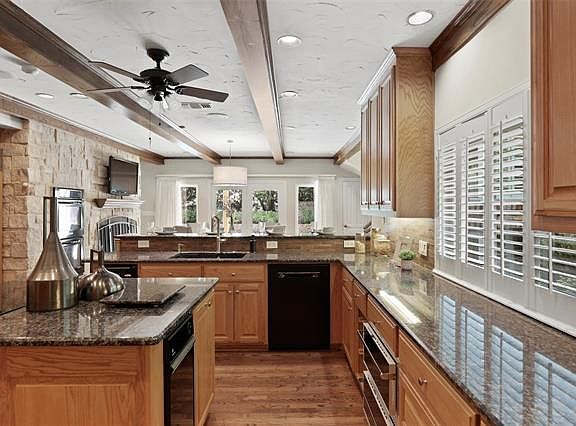 3rd image of 16928 Club Hill Dr