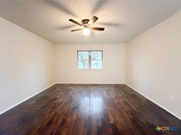 4th image of 203 W Hogan Dr