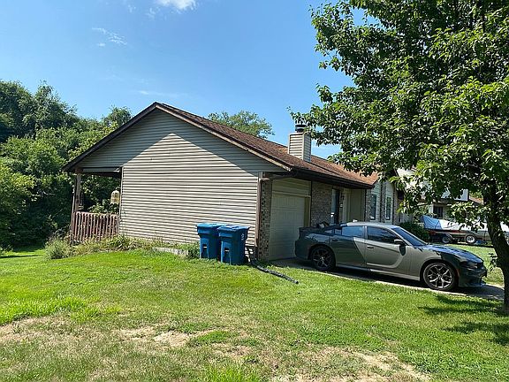 4th image of 26 Fox Meadow Ln #A-b