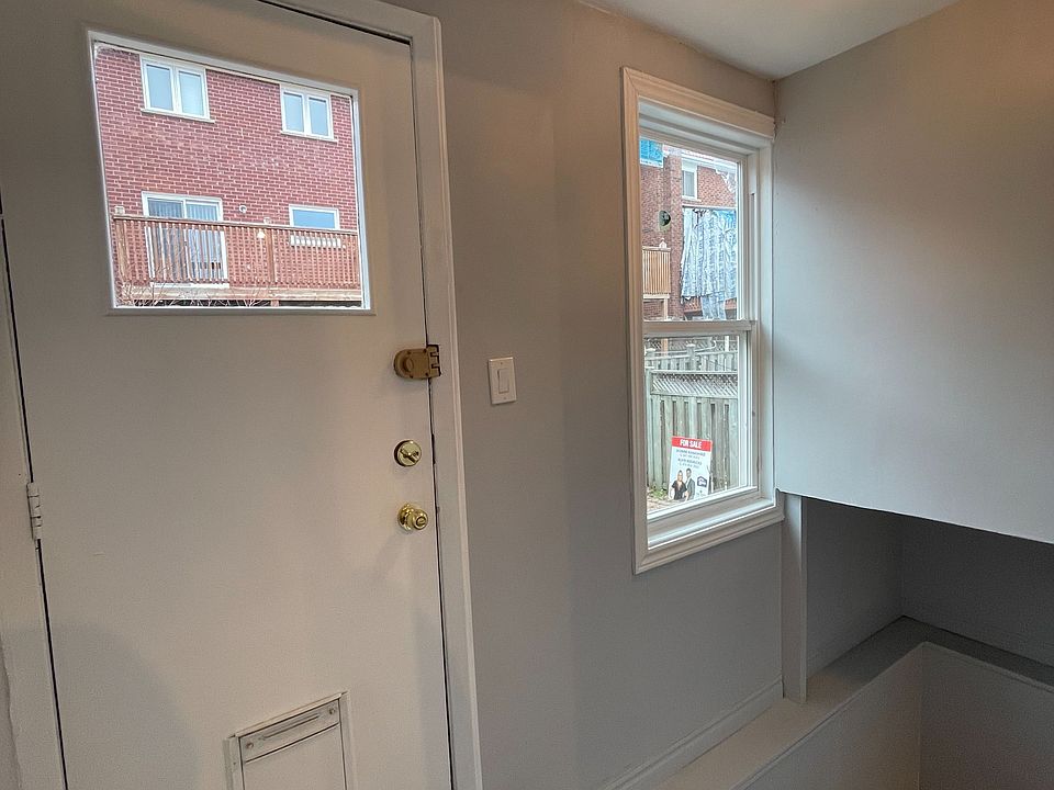 1st image of 8 Birch Tree Cres