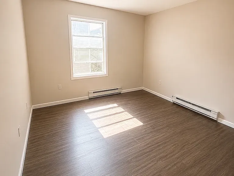 348 S 6th St #2A — Photo 3