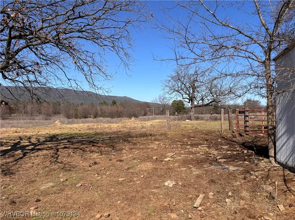 302 N Broadway St, Hartford, AR 72938