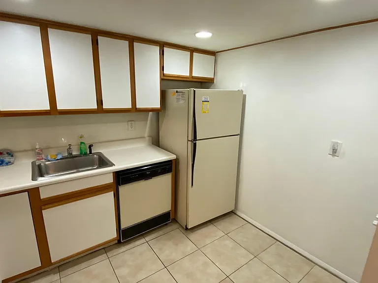 4304 NW 9th Ave #3-3B-3B3 — Photo 2