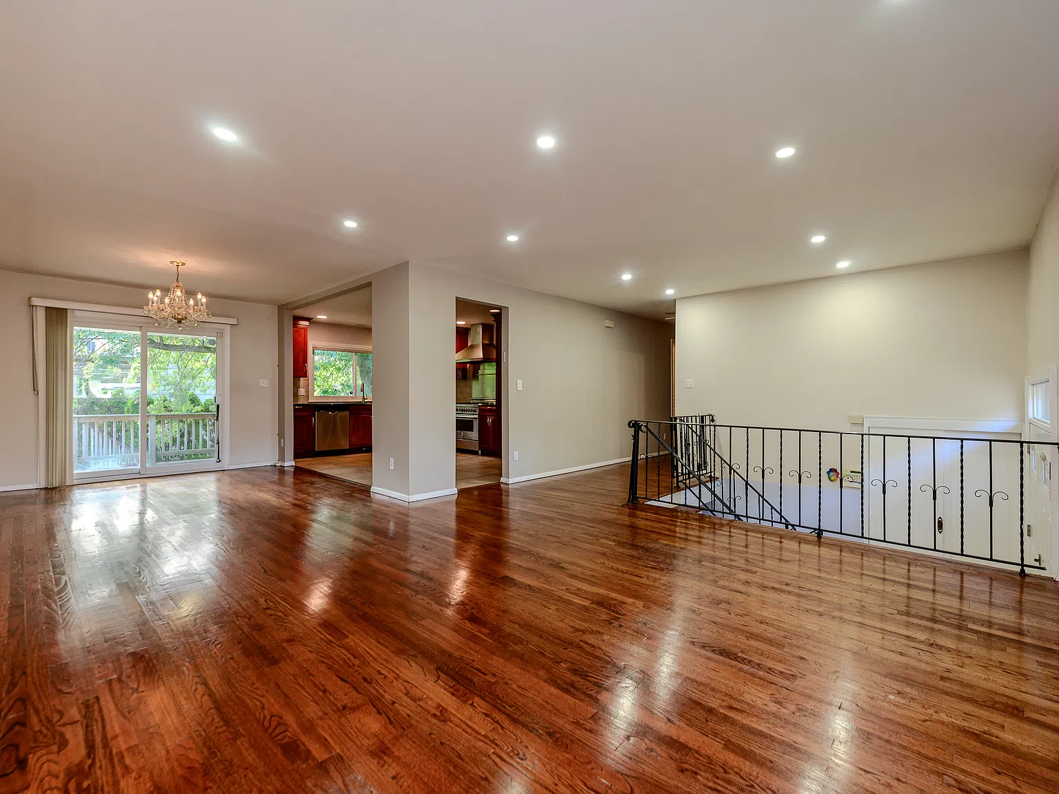 4 bed, 2303 sqft, $6,000 — Photo 4