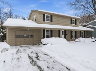 136 True Hickory Dr, Rochester, NY 14615