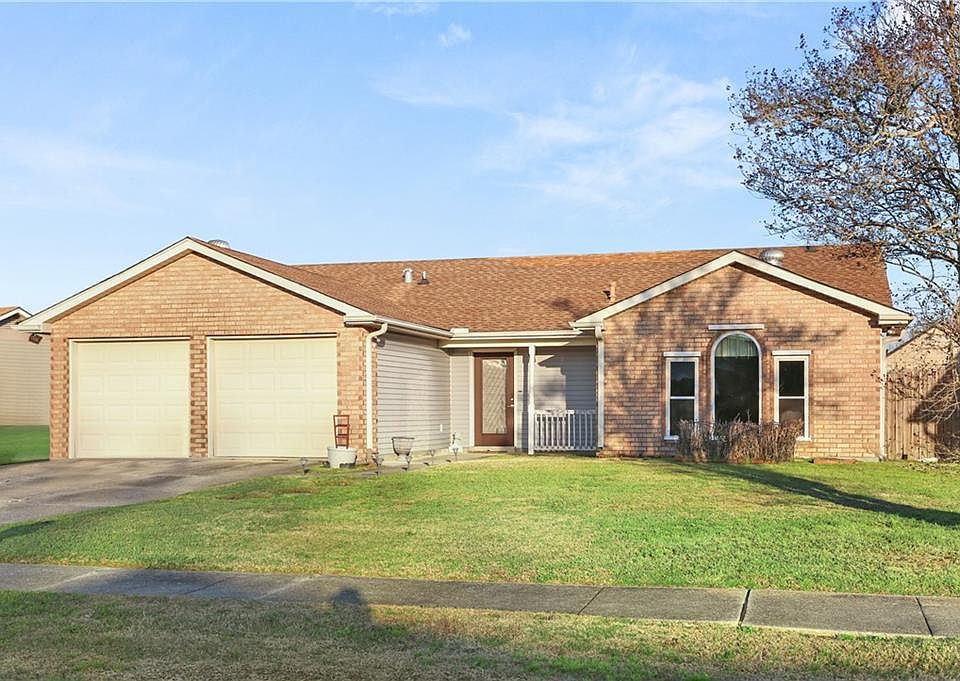 1st image of 1009 Kingsway Dr W