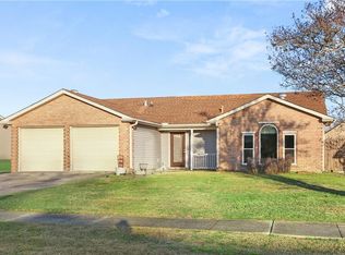 1009 Kingsway Dr W, Gretna, LA 70056