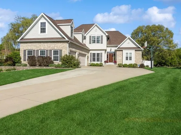 2439 Perry Dr, Stevensville, MI 49127