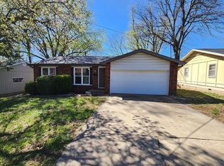 922 W Crestview St, Springfield, MO 65807