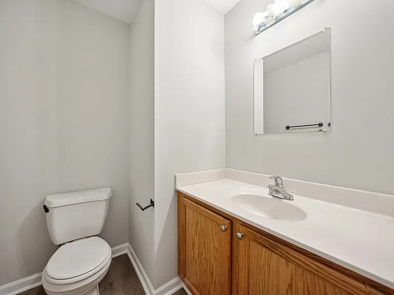 1140 Drew St — Photo 8