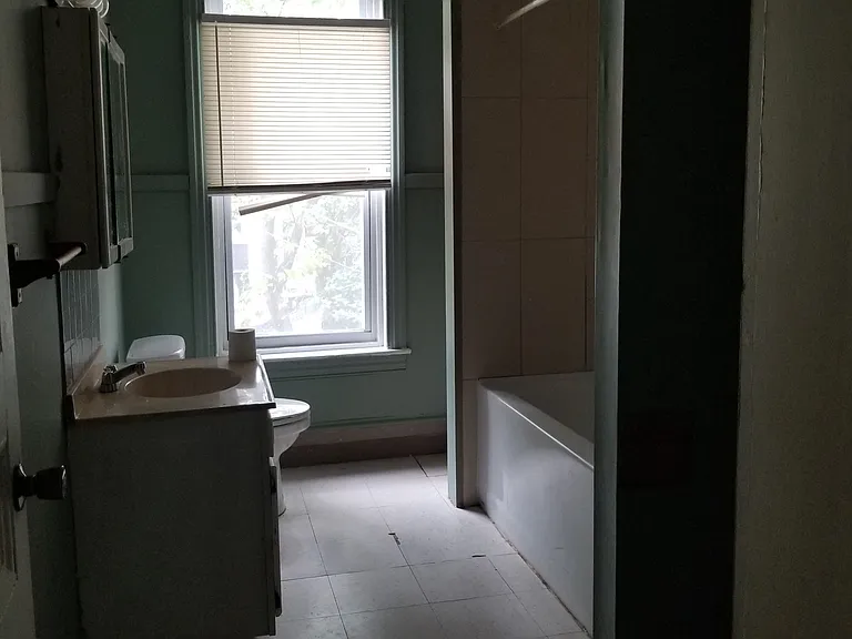 336 N 6th St #ST3 — Photo 10