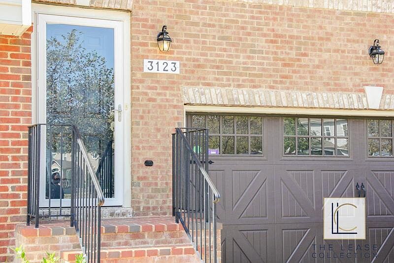 1st image of 3123 Presidential Golf Dr
