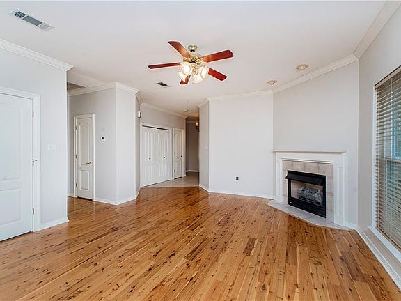 5th image of 40010 Emerald Dr #A