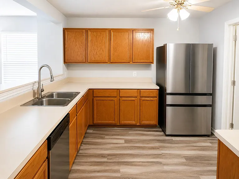 21907 Willow Shade Ln — Photo 3