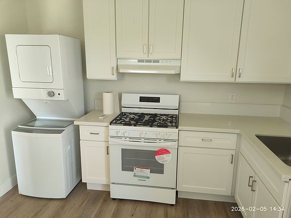 3rd image of 2901 16th Ave #16