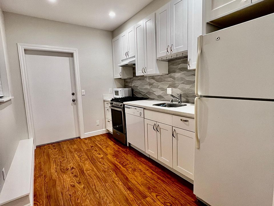 1st image of 884 31st Ave #A